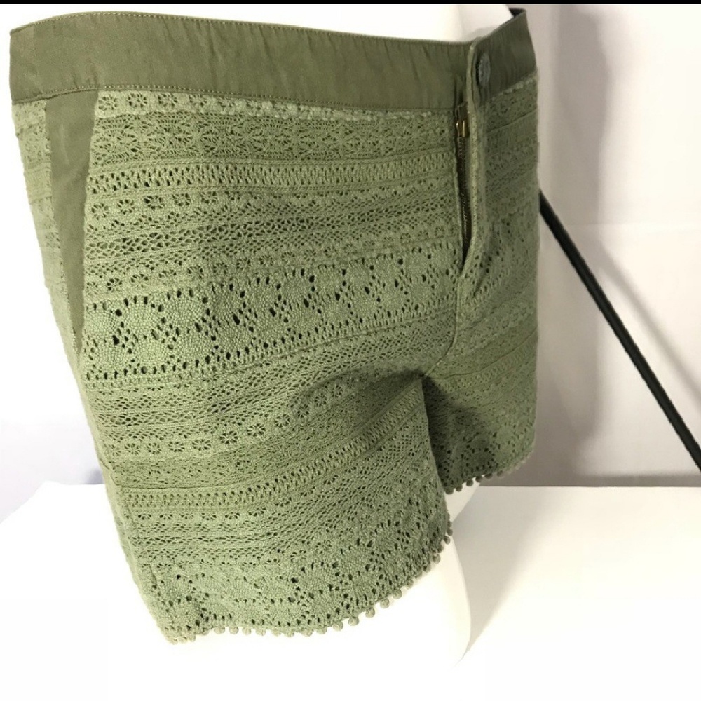 Anthropologie lace shell shorts